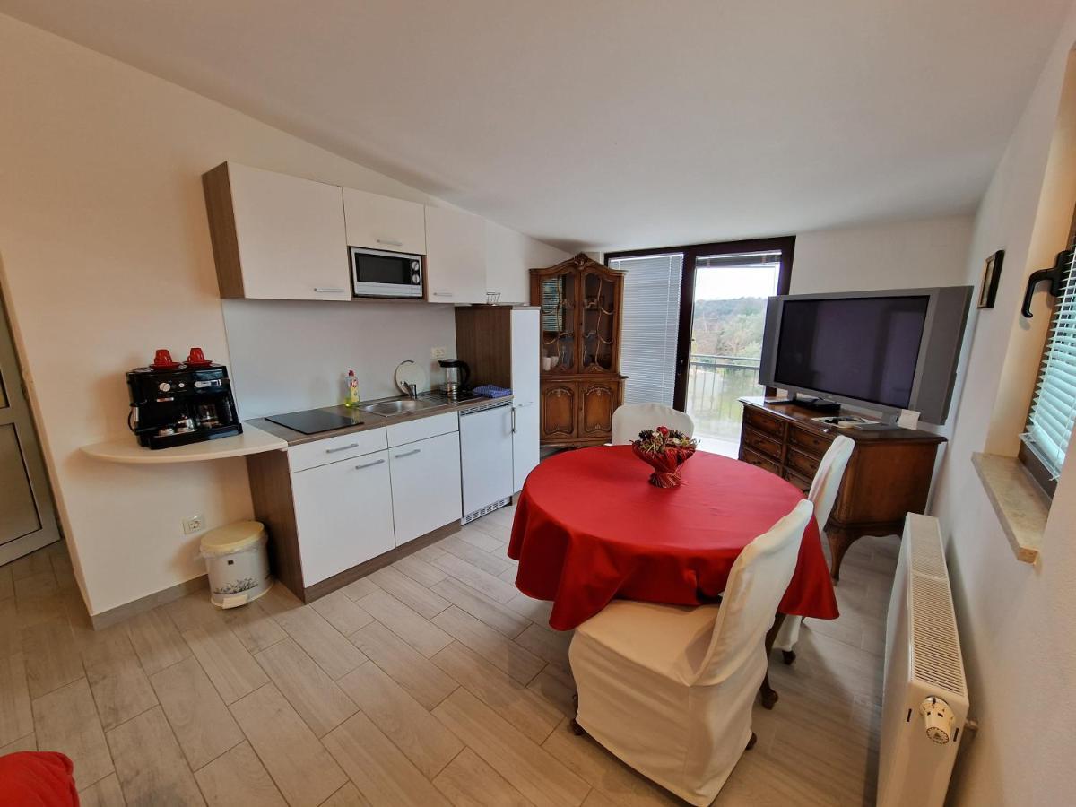 Keser Apartments Ρόβινι Εξωτερικό φωτογραφία