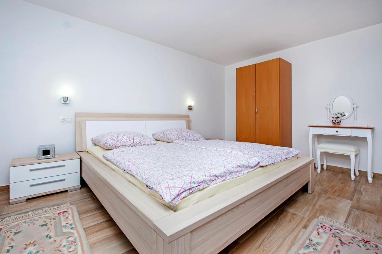Keser Apartments Ρόβινι Εξωτερικό φωτογραφία