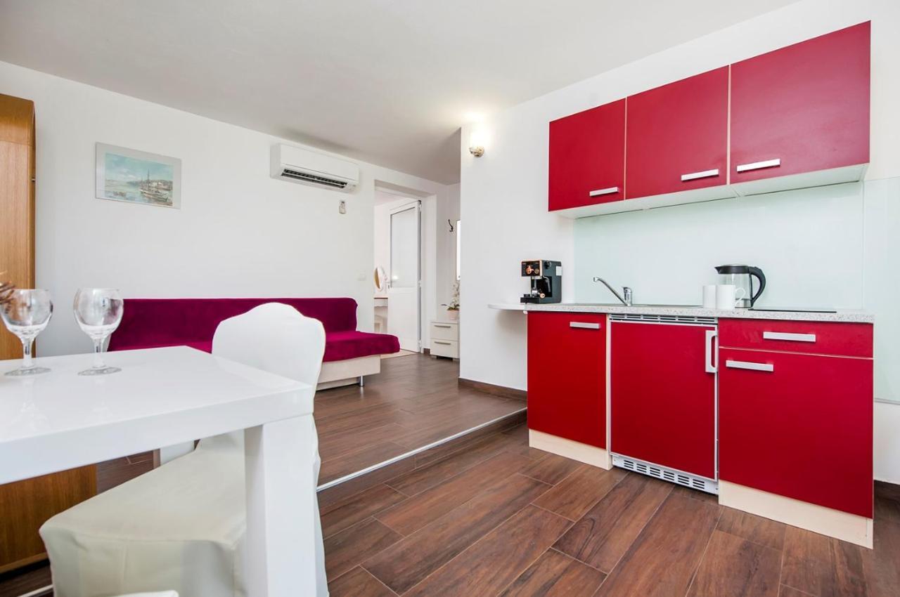 Keser Apartments Ρόβινι Εξωτερικό φωτογραφία