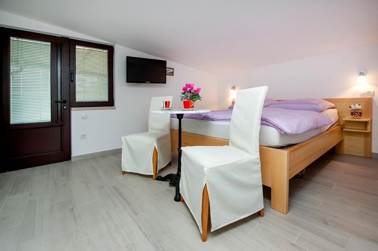Keser Apartments Ρόβινι Εξωτερικό φωτογραφία